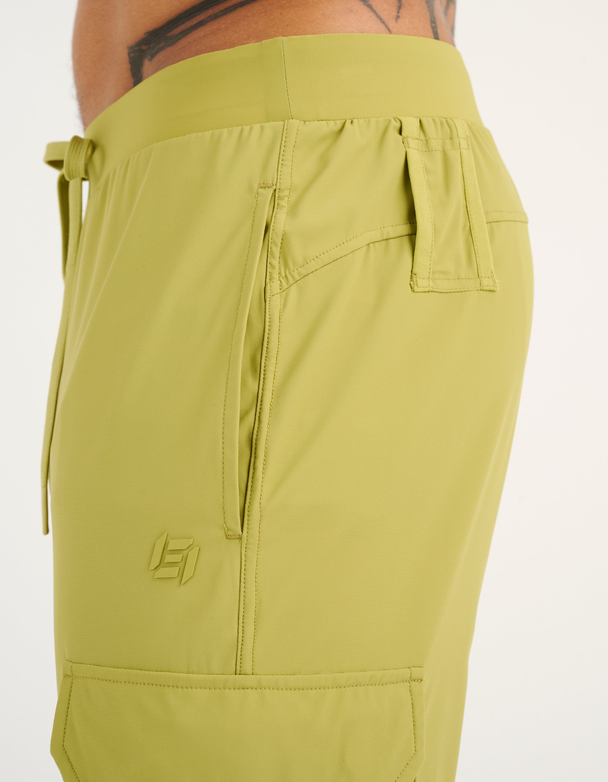 Performance Jogger - Olive
