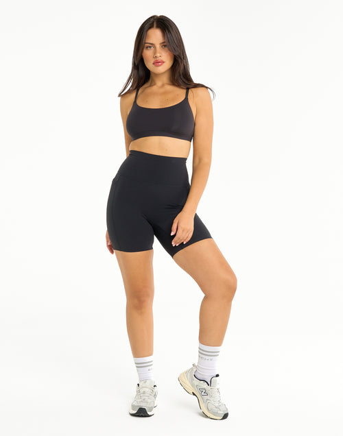 Air High Waisted Pocket Shorts 6" - Black