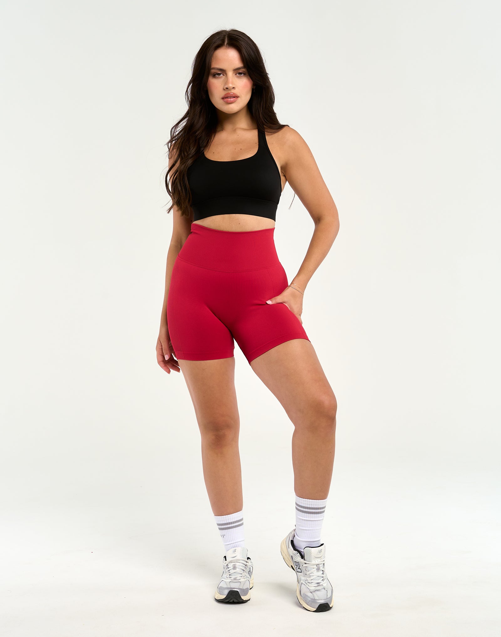 Arise Seamless Essential Shorts - Scarlet Red