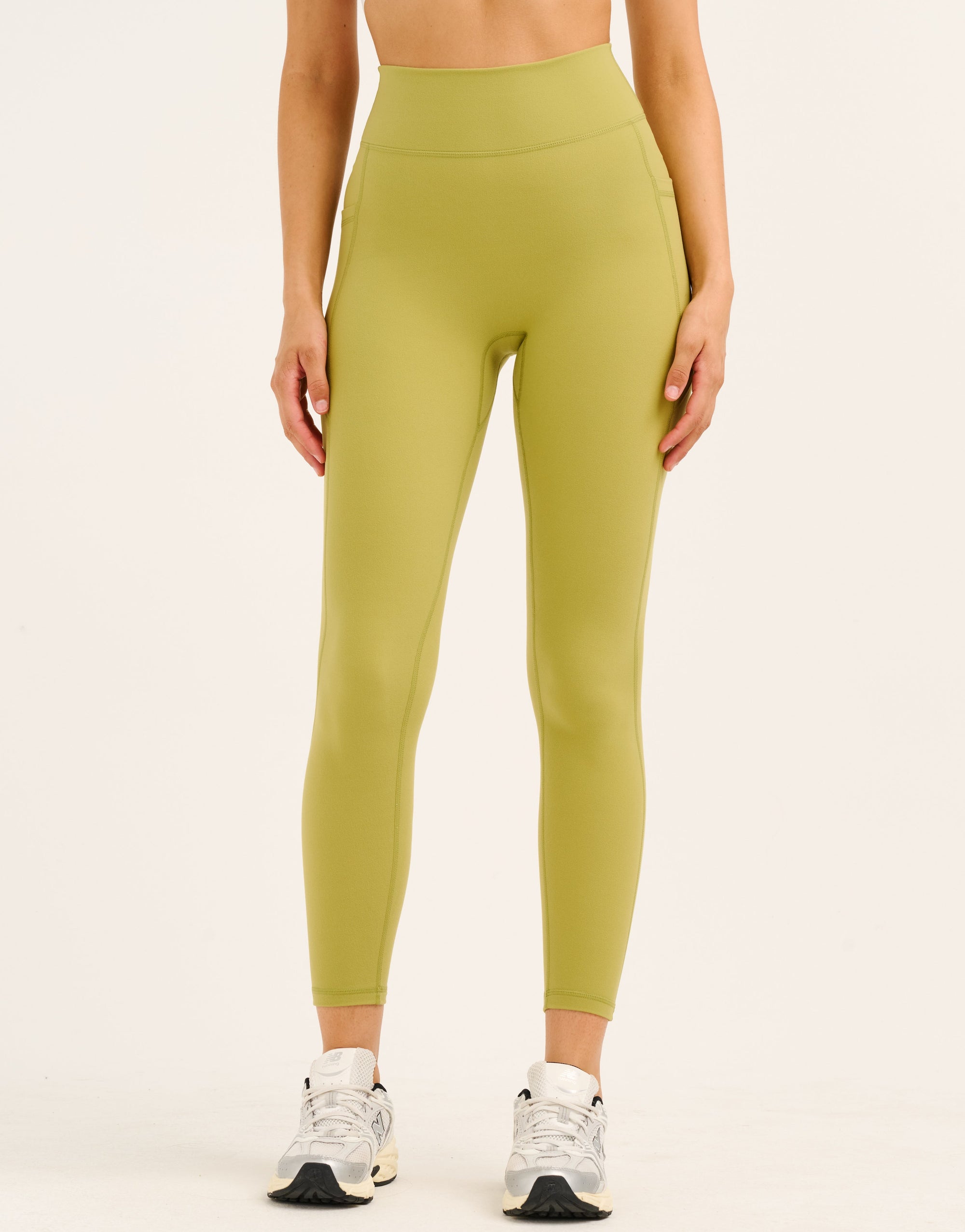 Ascend Pocket Mid-Waist Leggings 25" - Olive