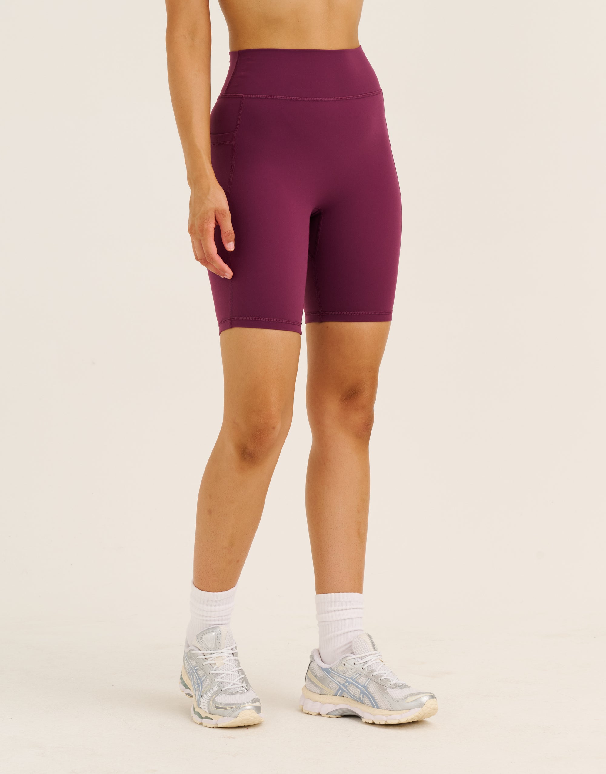 Ascend Pocket Shorts 8" - Blackberry