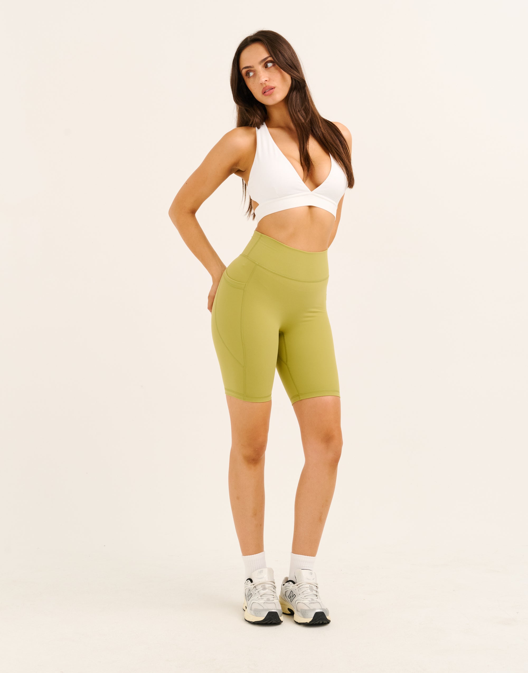 Ascend Pocket Shorts 8" - Olive