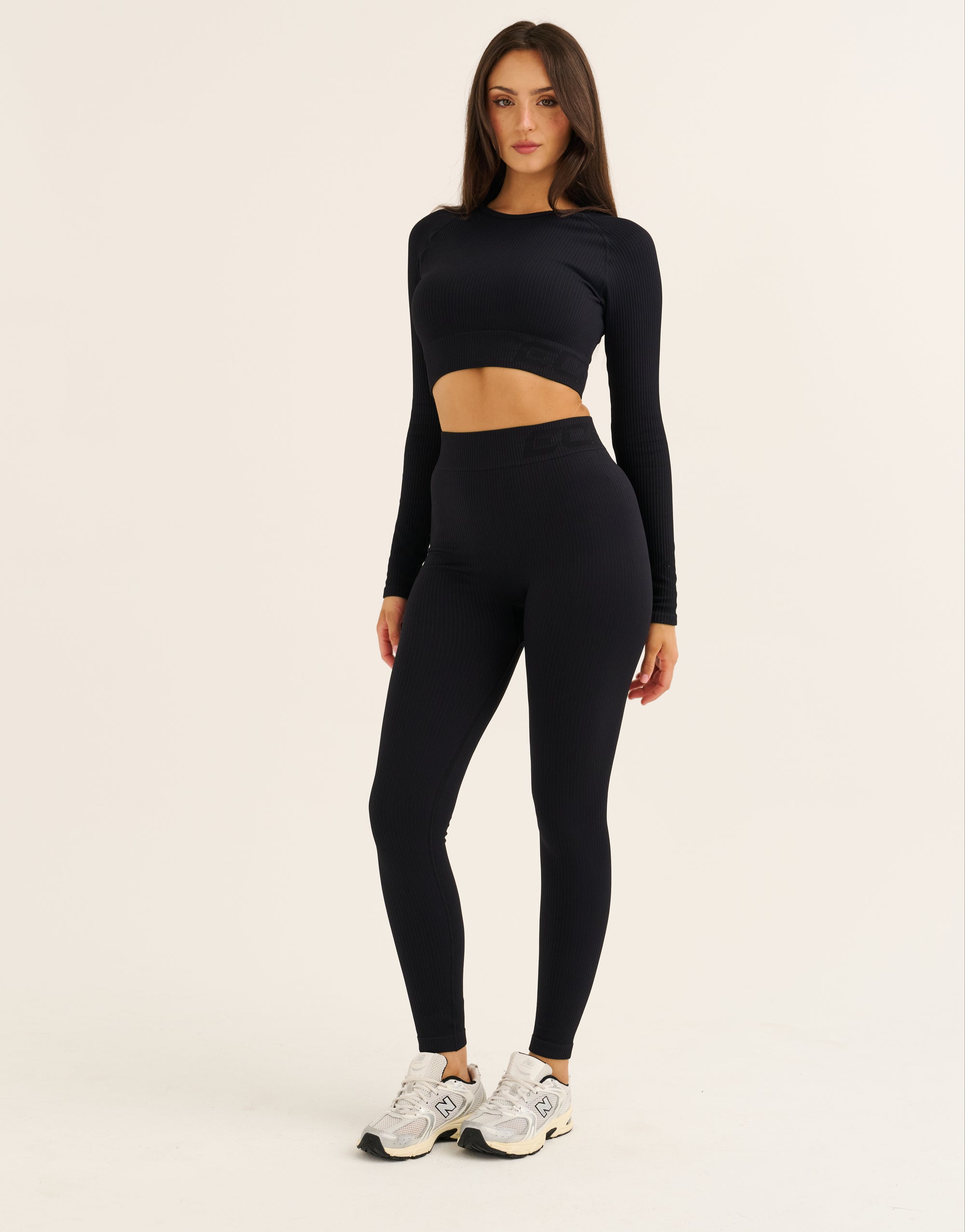 Arise Comfort Mid-Waist Leggings - Stealth Black