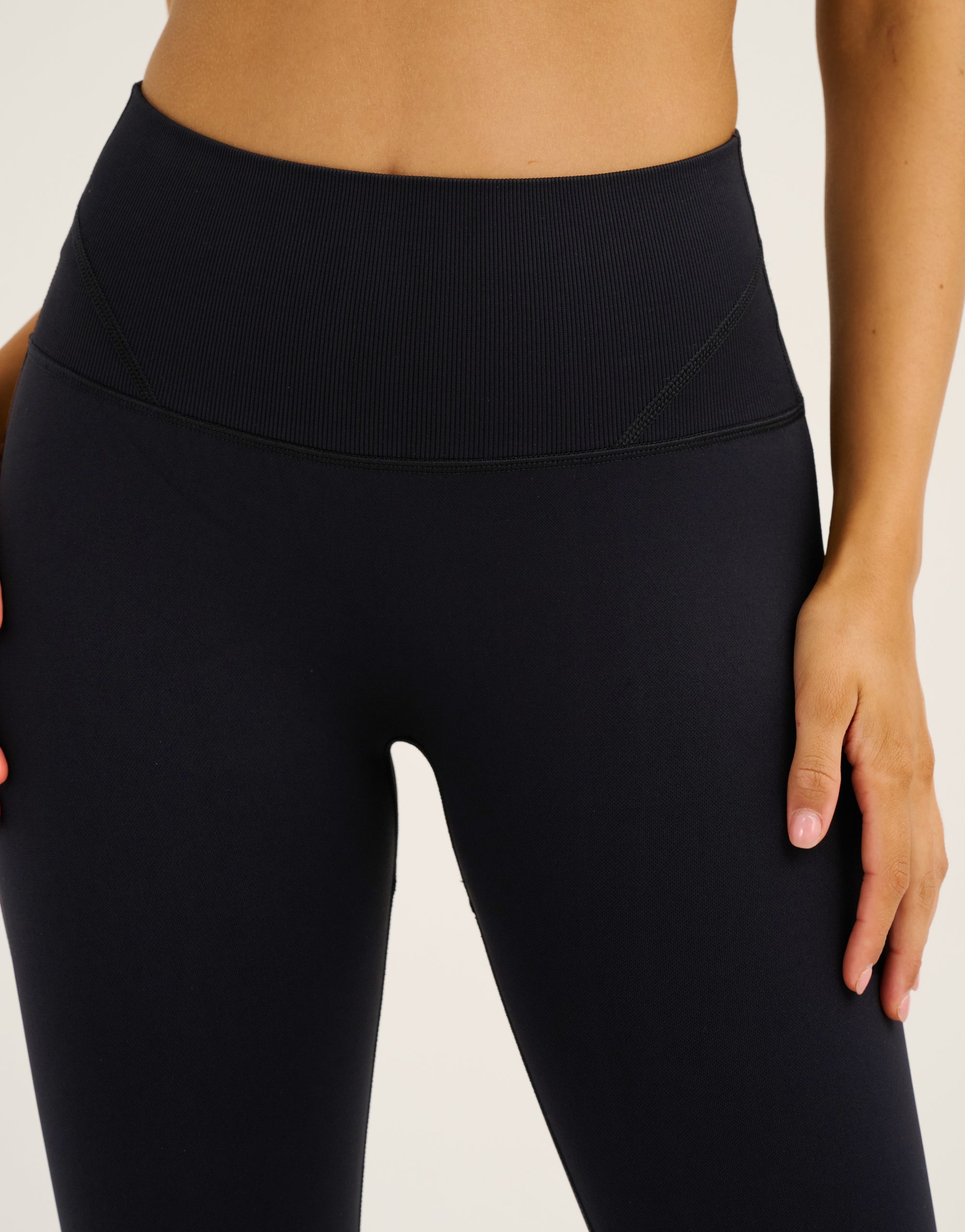 Pulse Invisible Scrunch Flare Leggings - Black