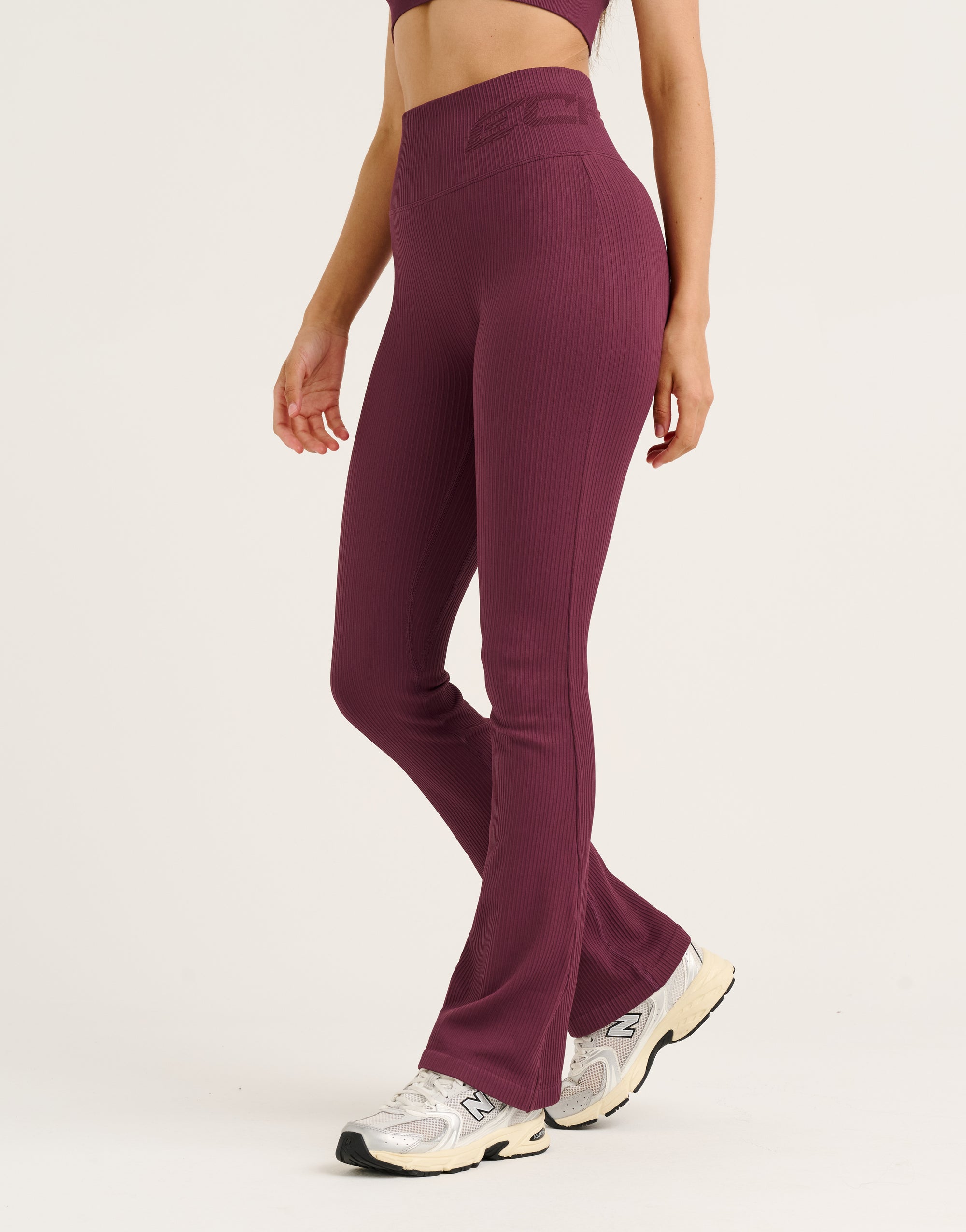 Arise Comfort Flare Leggings V2 - Blackberry