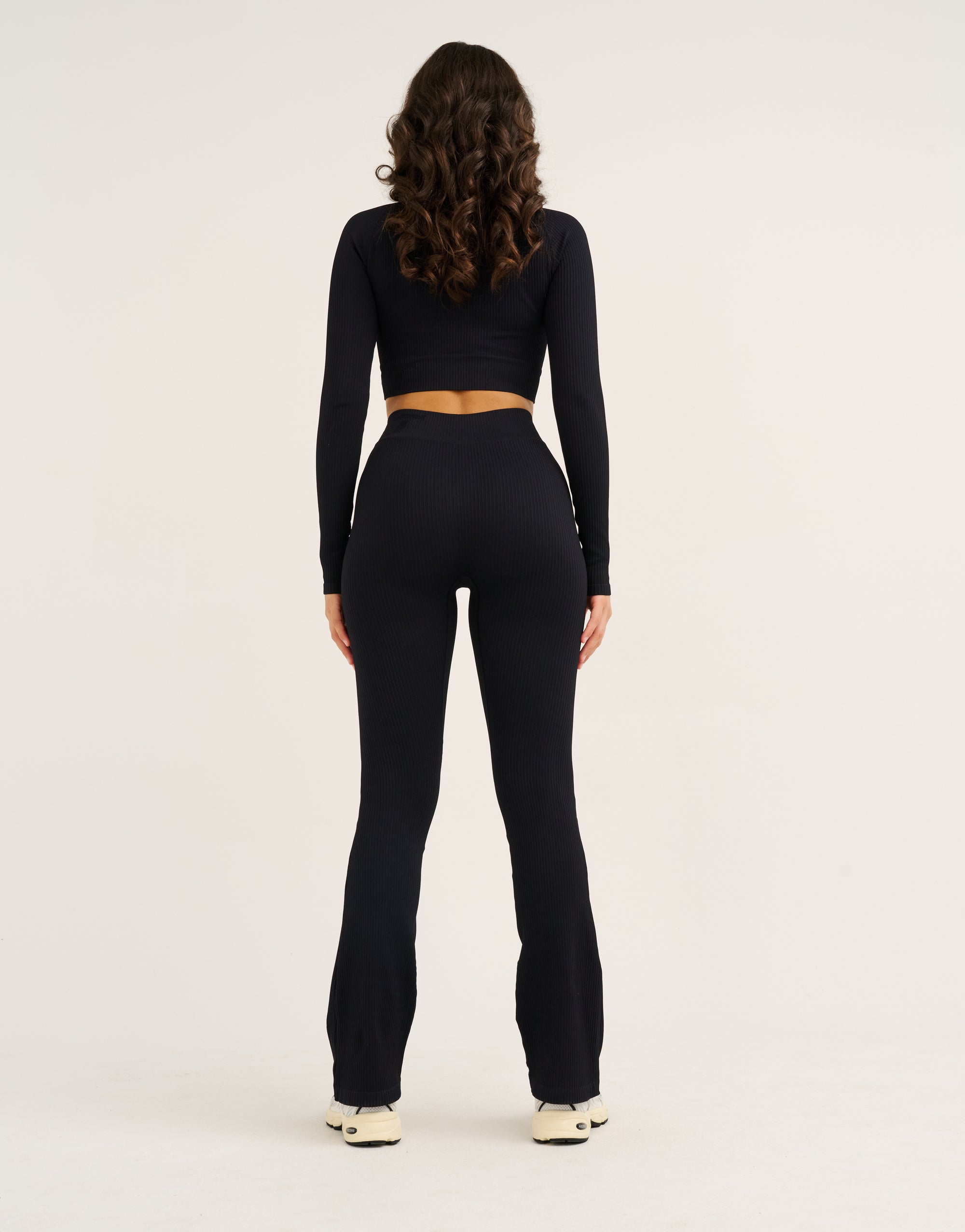 Arise Comfort Mid-Waist Flare Leggings - Stealth Black