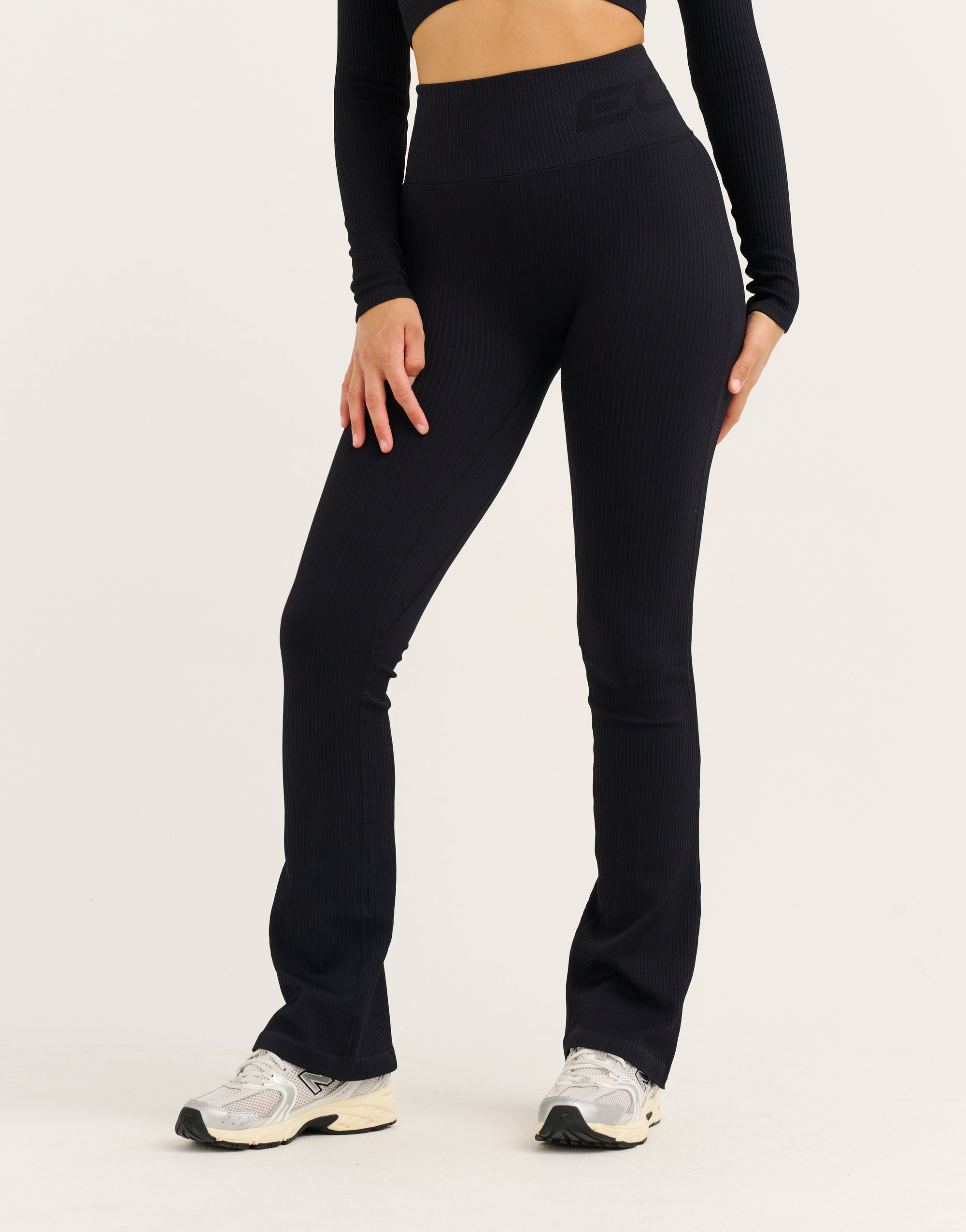Arise Comfort Flare Leggings V2 - Stealth Black