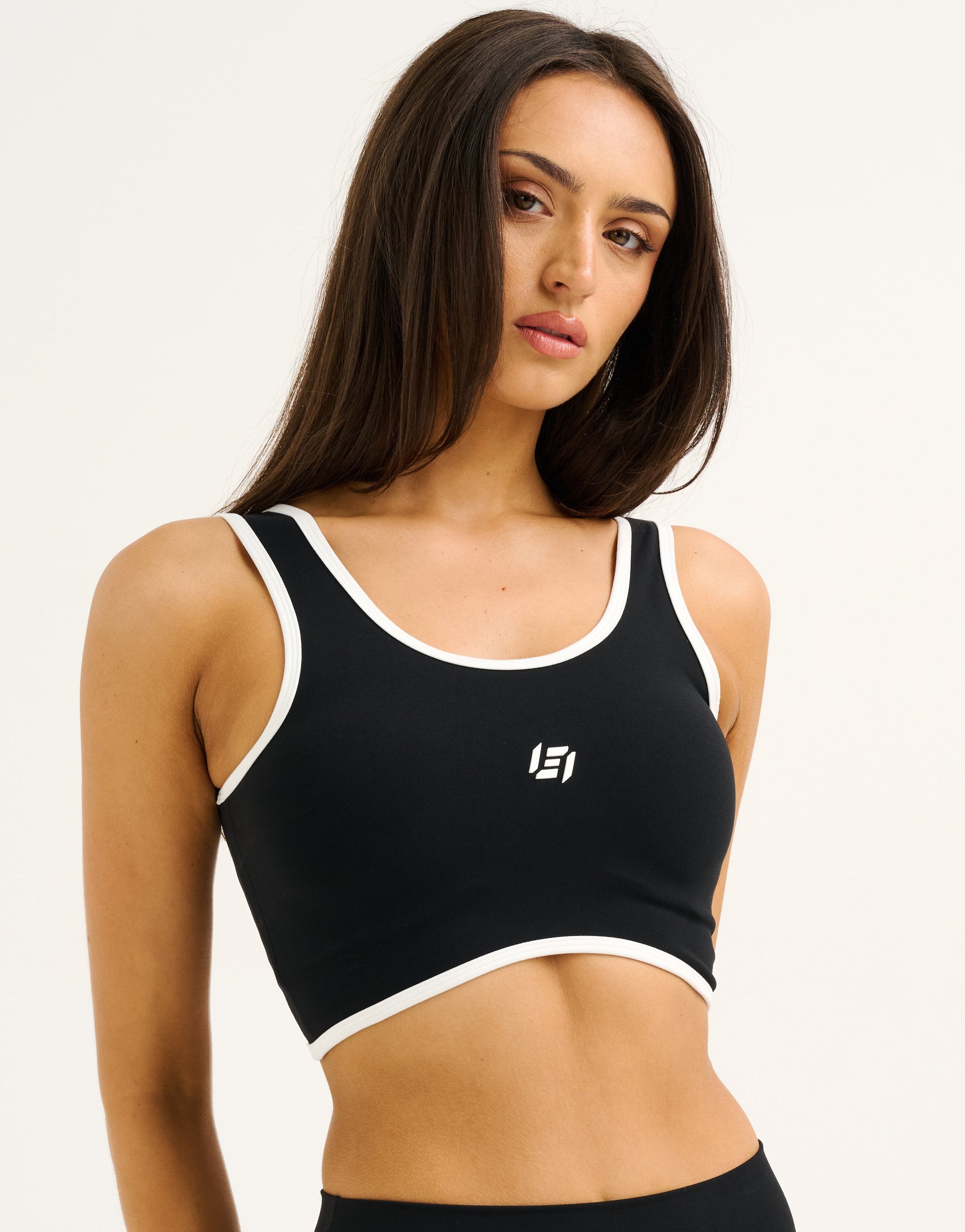 Mode Contrast Crop - Black