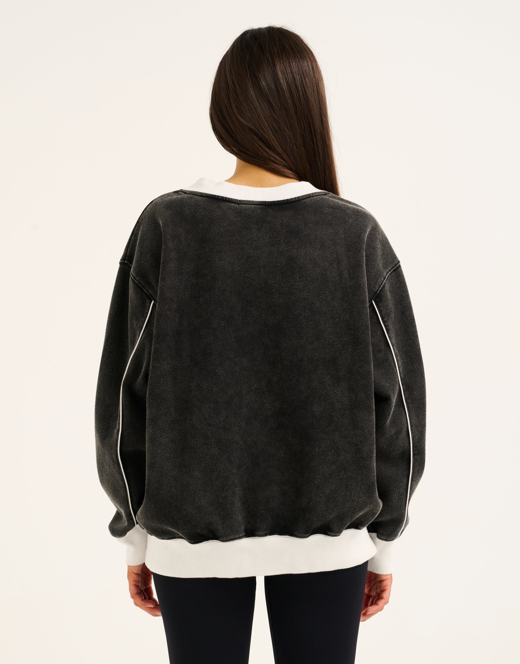 Club V Neck Sweatshirt - Black