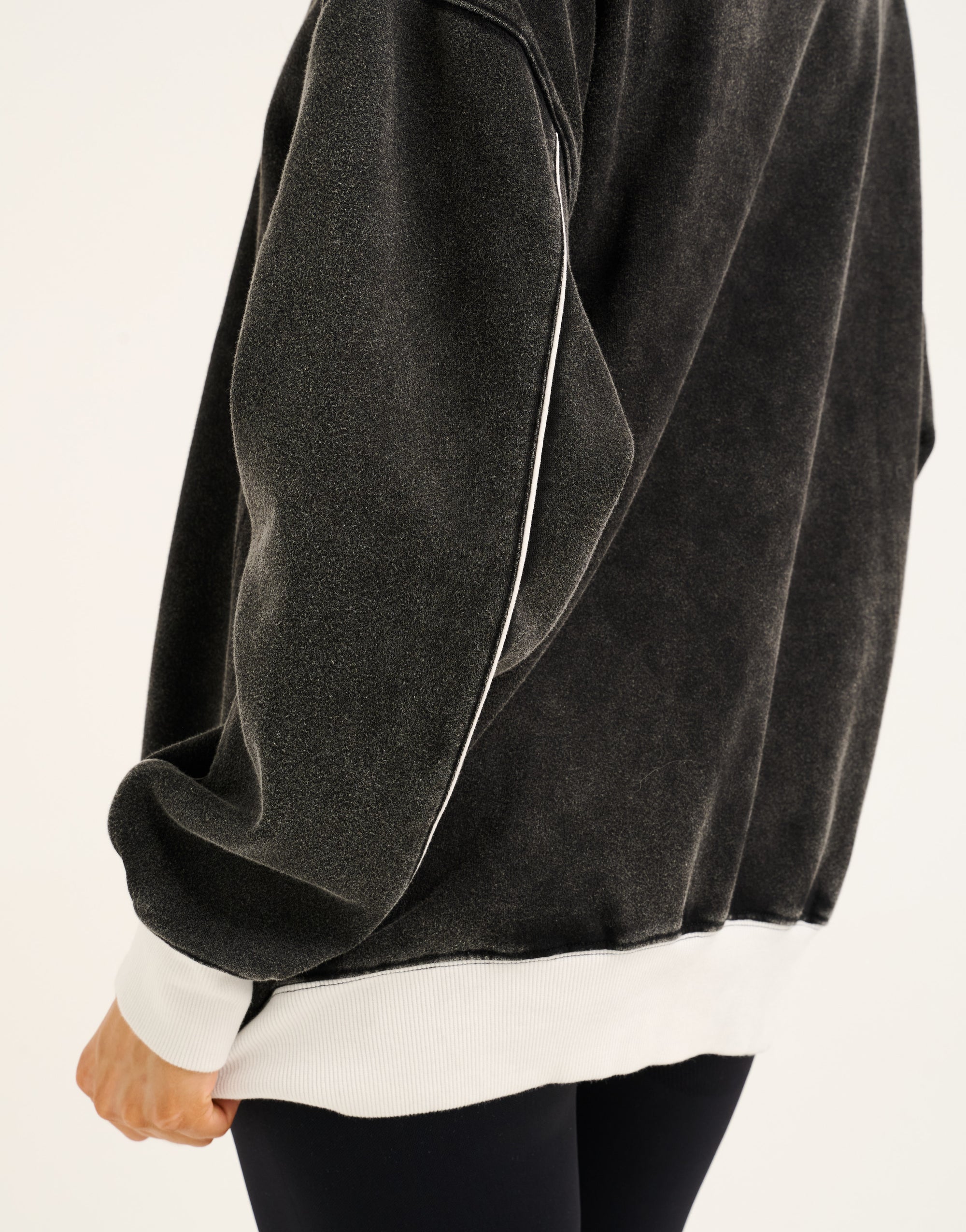 Club V Neck Sweatshirt - Black