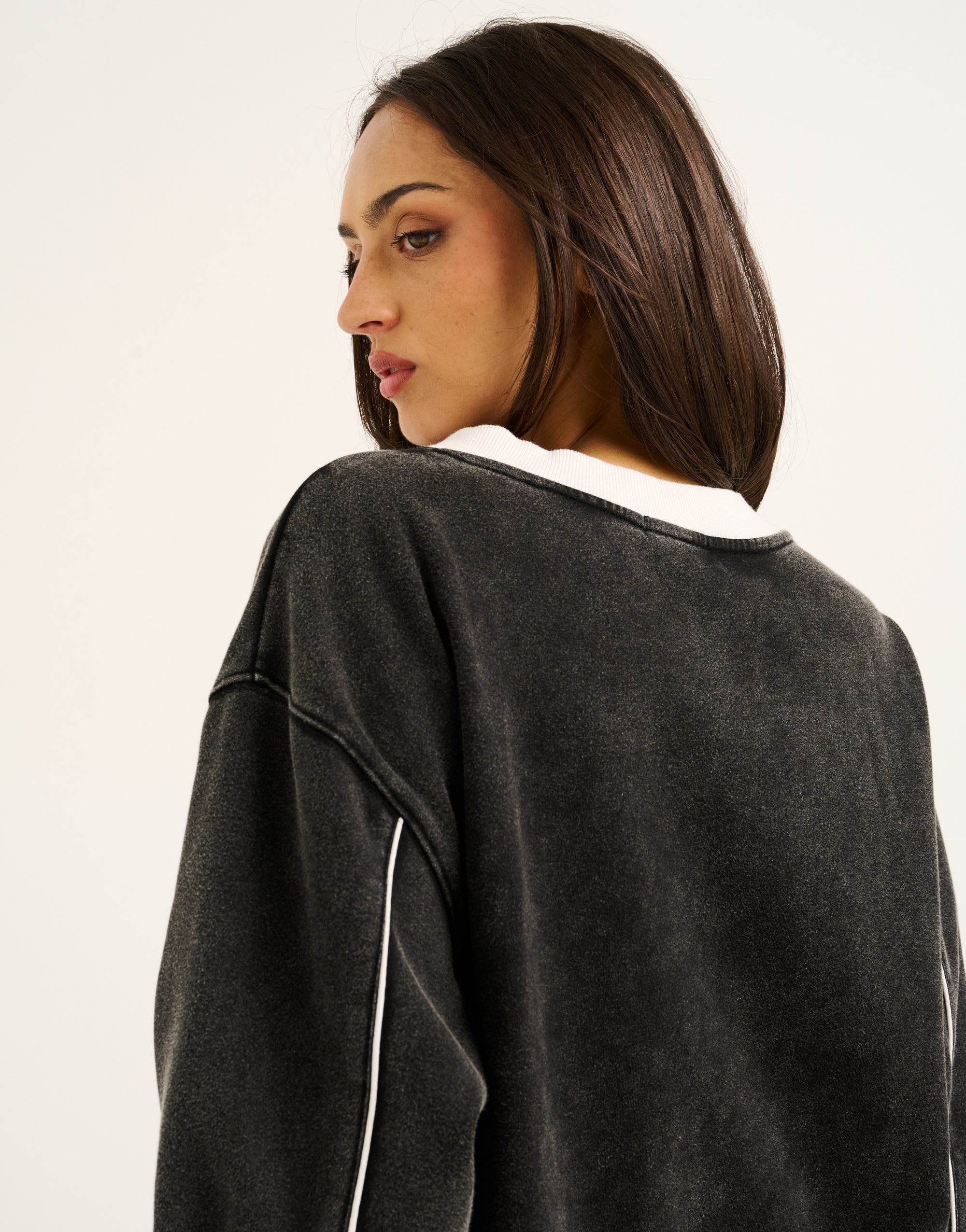 Club V Neck Sweatshirt - Black