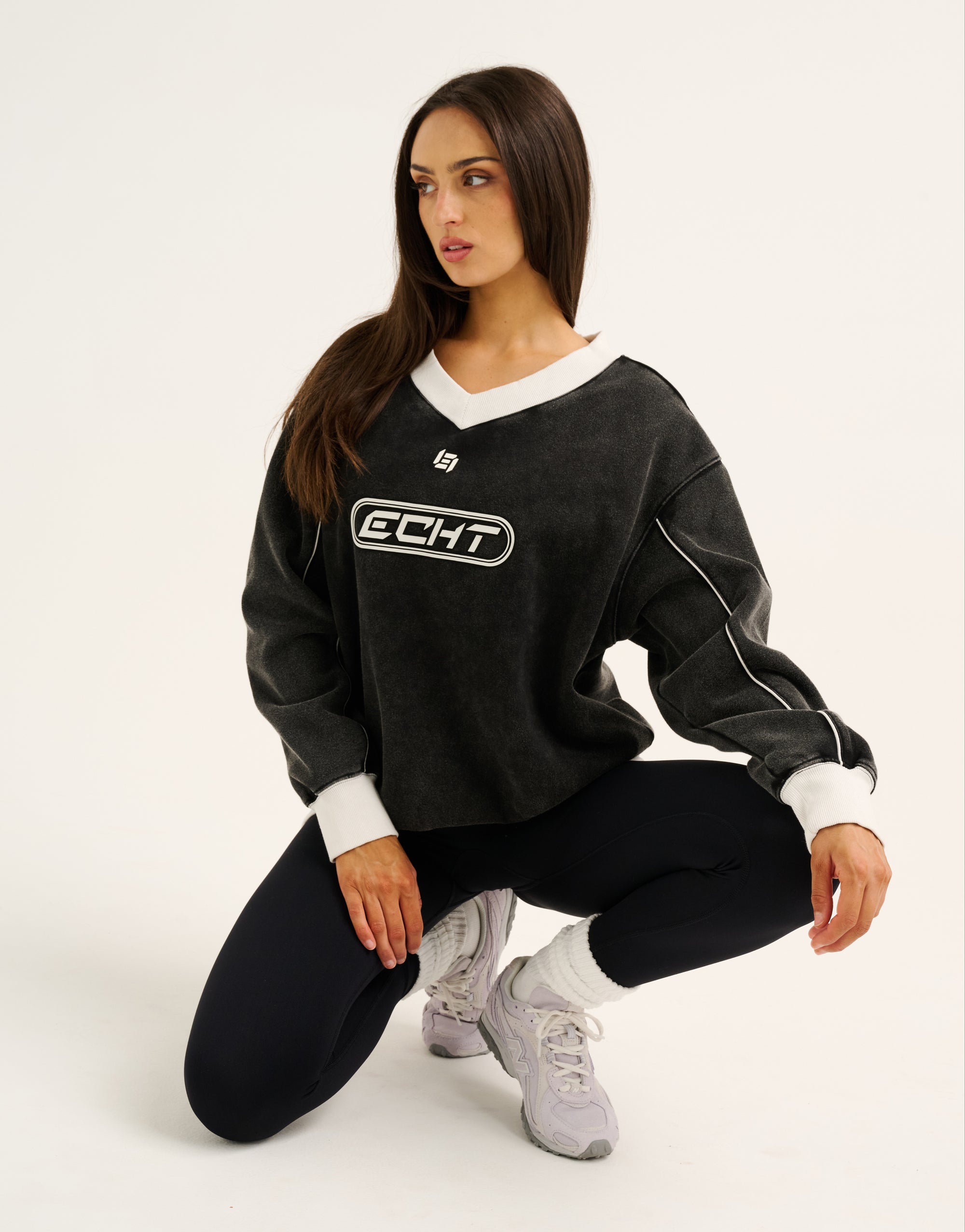 Club V Neck Sweatshirt - Black