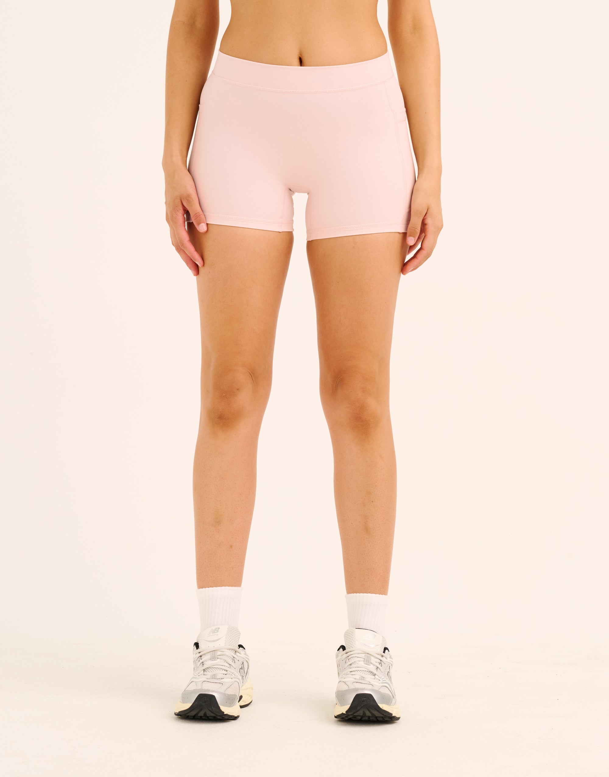 Ascend Pocket Mid-Waist Shorts 4" - Mauve