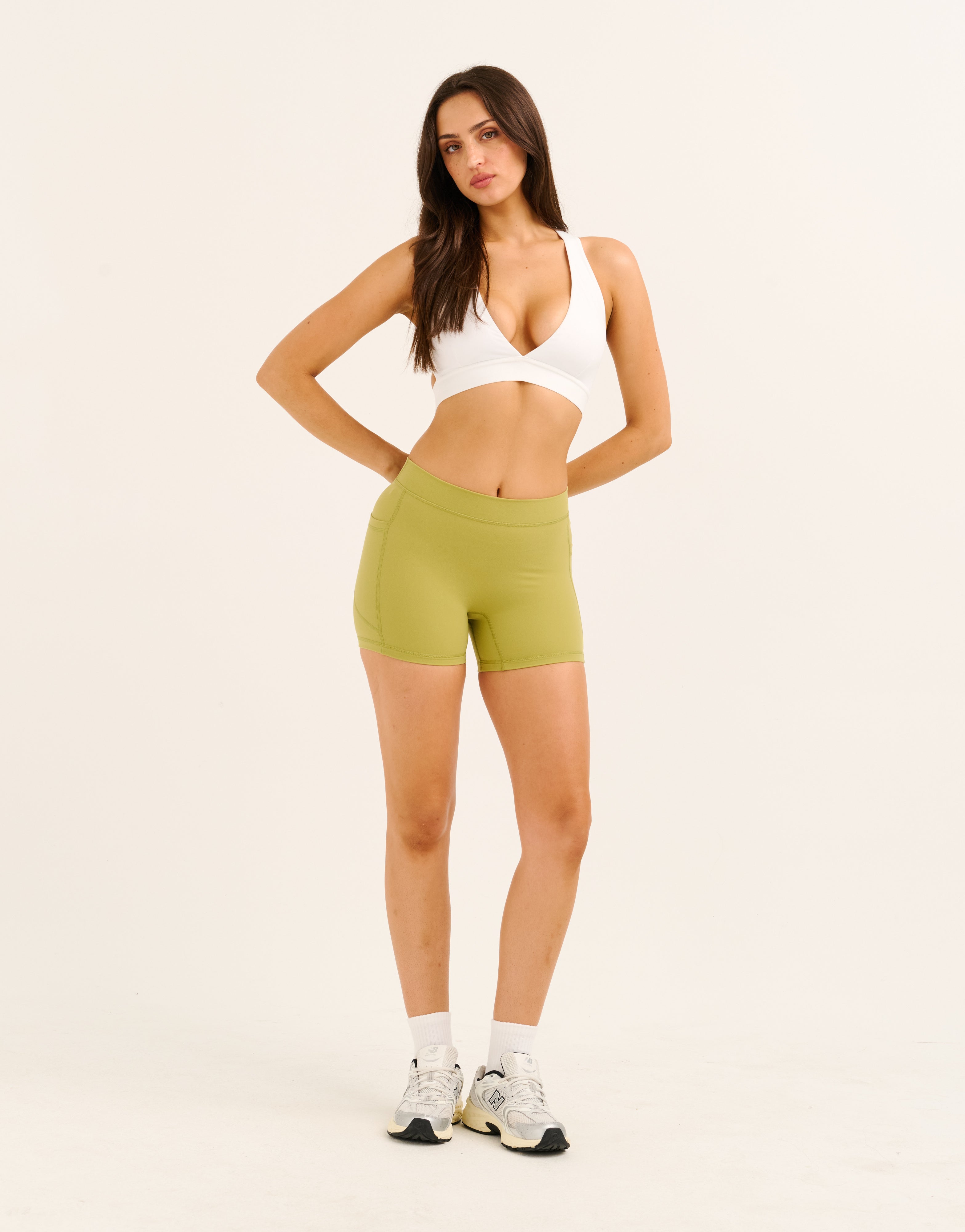 Ascend Pocket Mid-Waist Shorts 4" - Olive