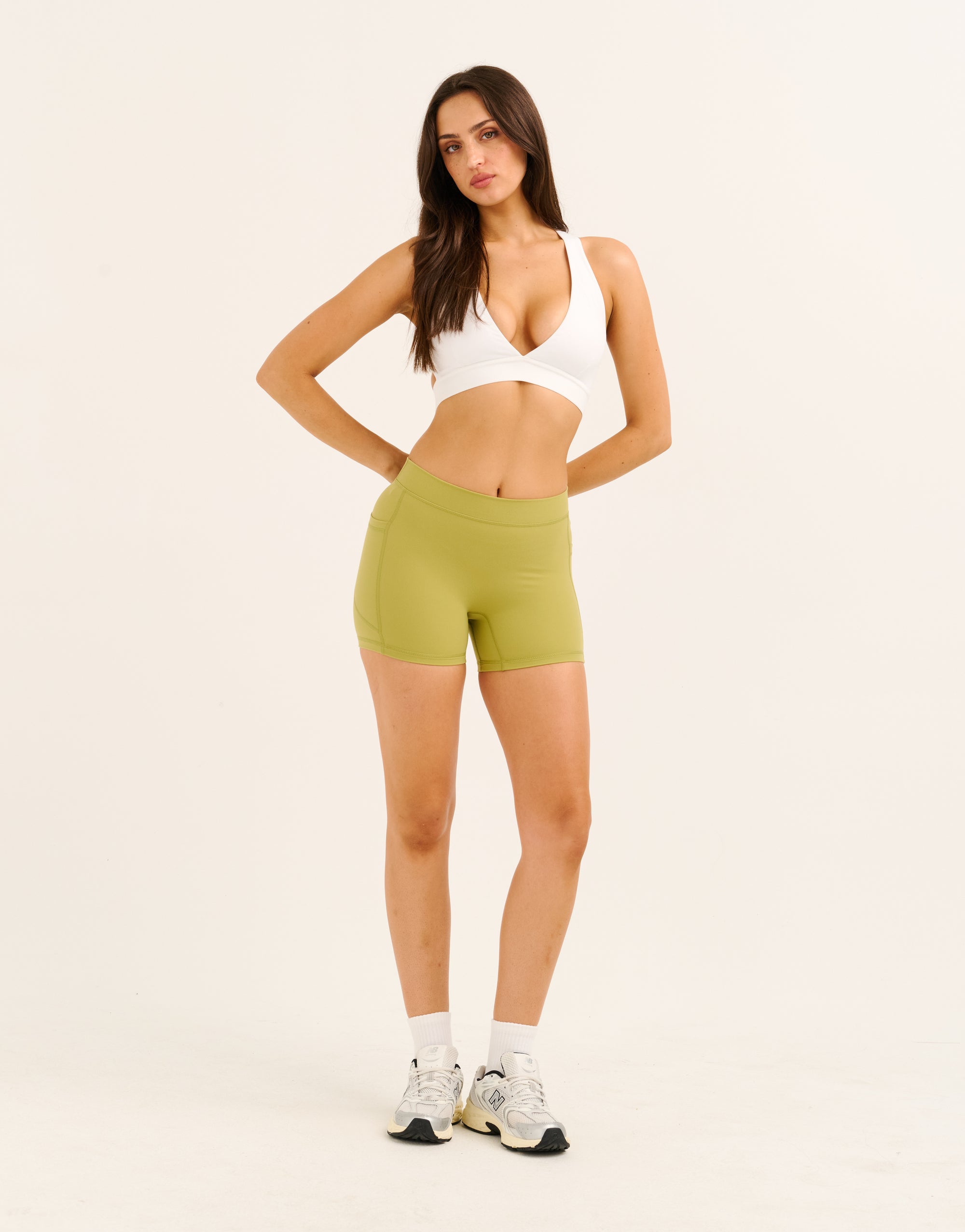 Ascend Pocket Mid-Waist Shorts 4" - Olive