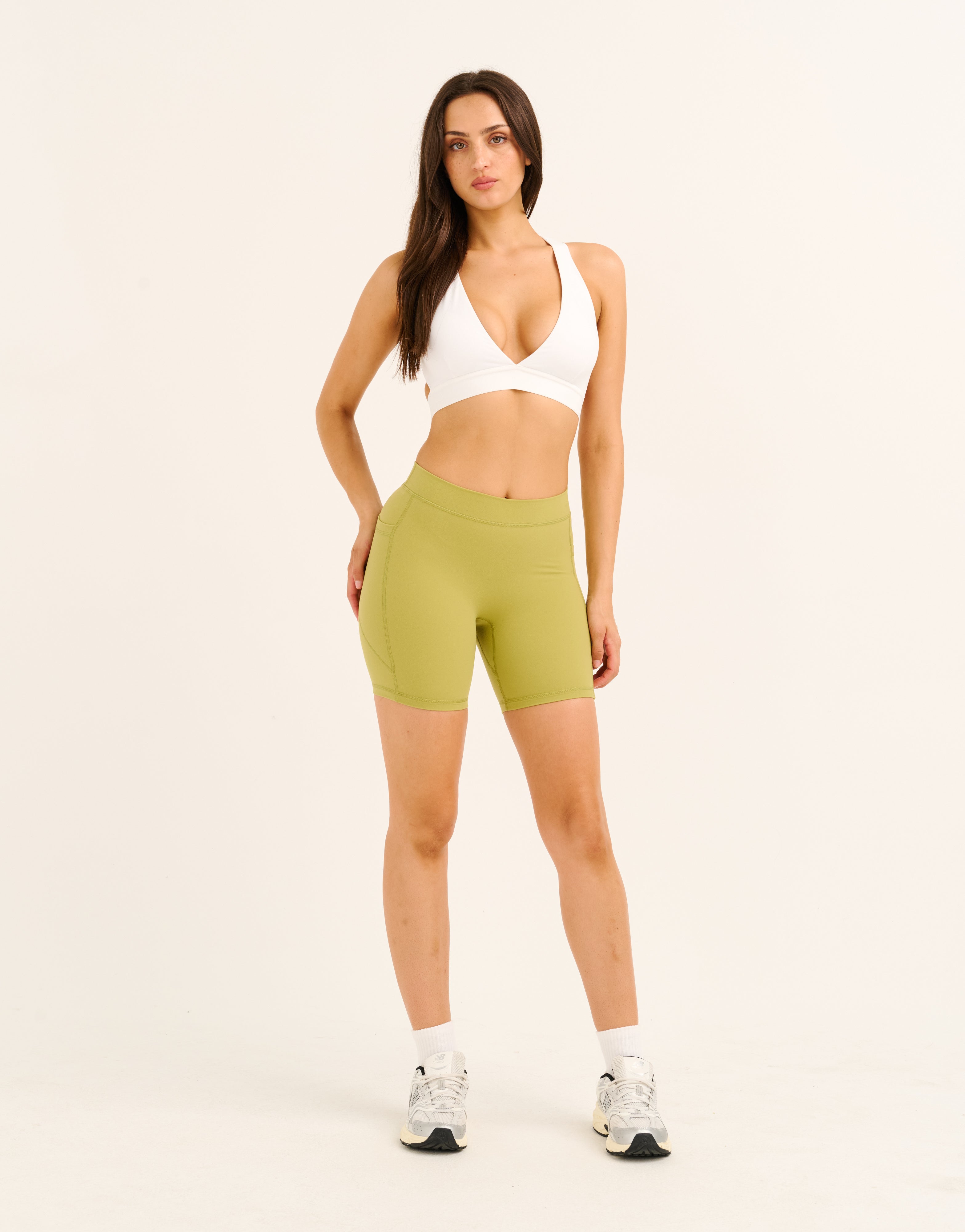 Ascend Pocket Mid-Waist Shorts 6" - Olive