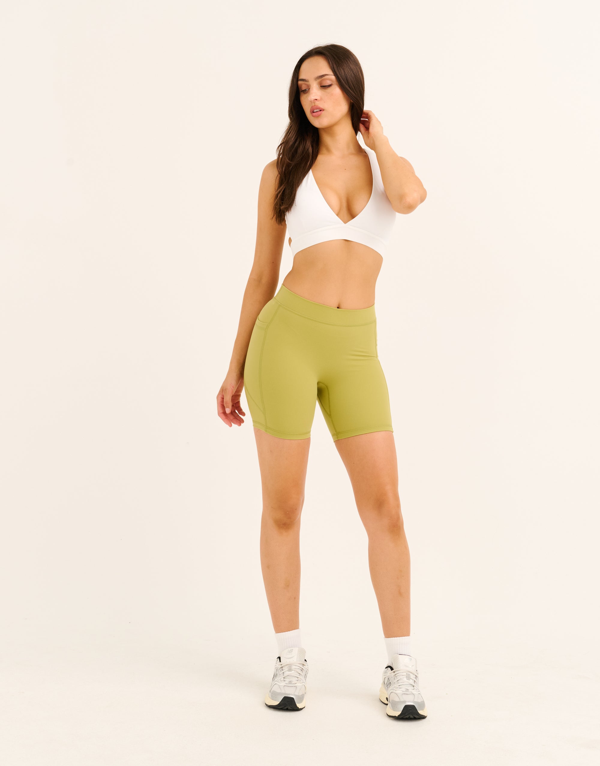 Ascend Pocket Mid-Waist Shorts 6" - Olive