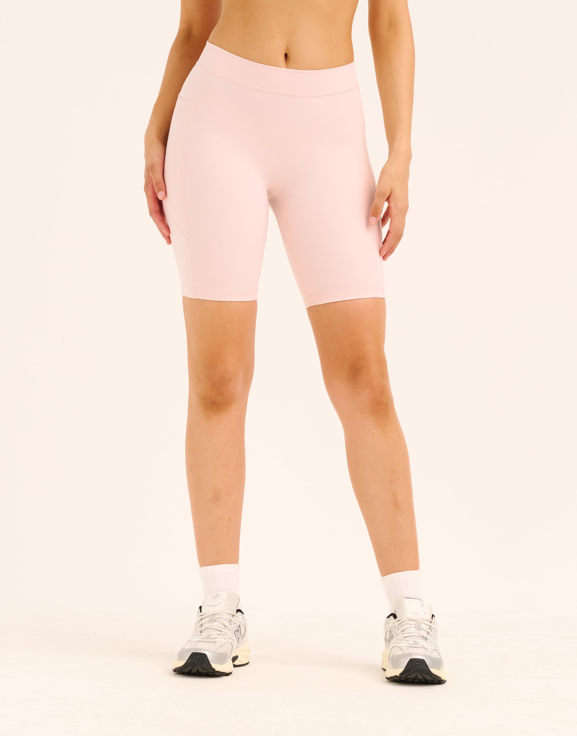 Ascend Pocket Mid-Waist Shorts 8" - Mauve