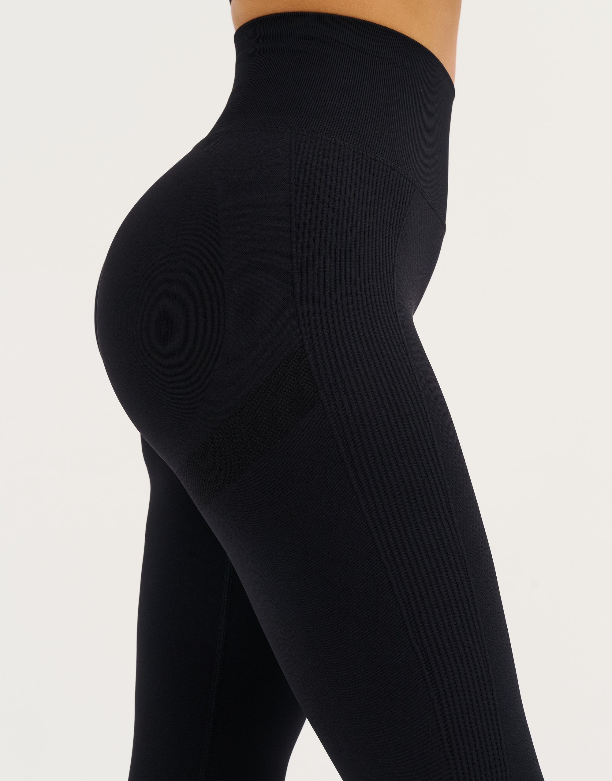 Arise Essential Leggings V2 - Stealth Black