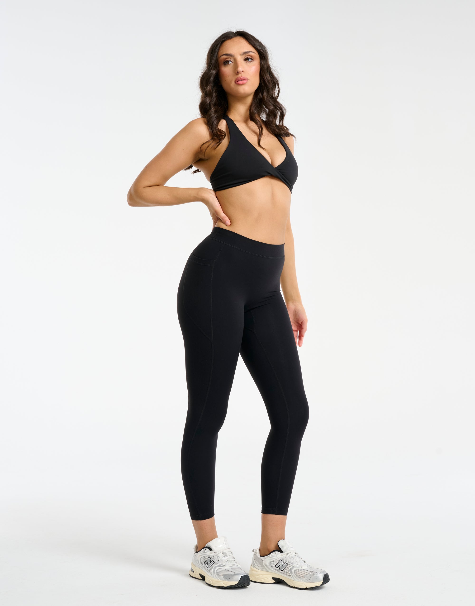 Ascend Pocket Mid-Waist Leggings 25" - Black