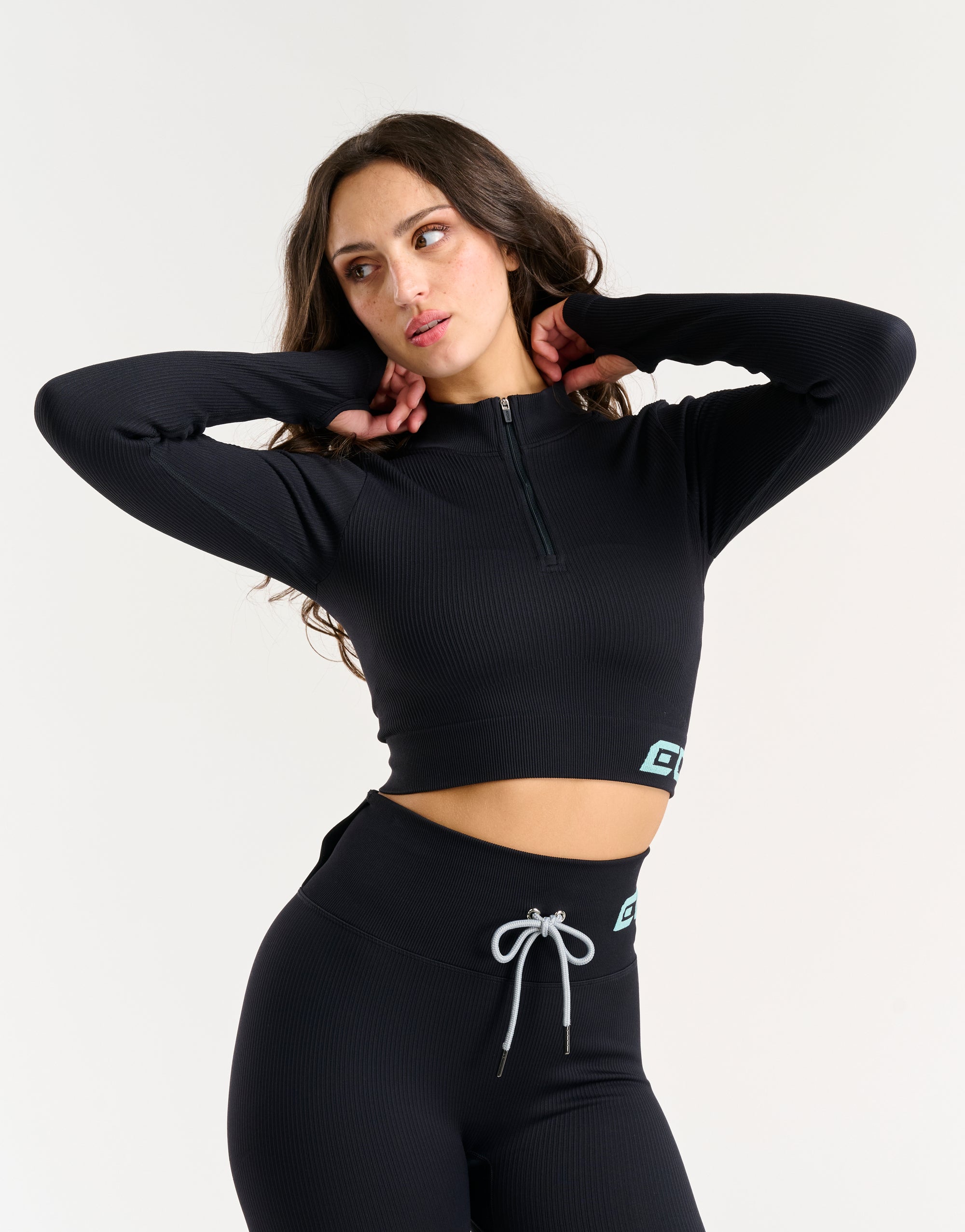 Arise Style Cropped Long Sleeve - Black with Mint