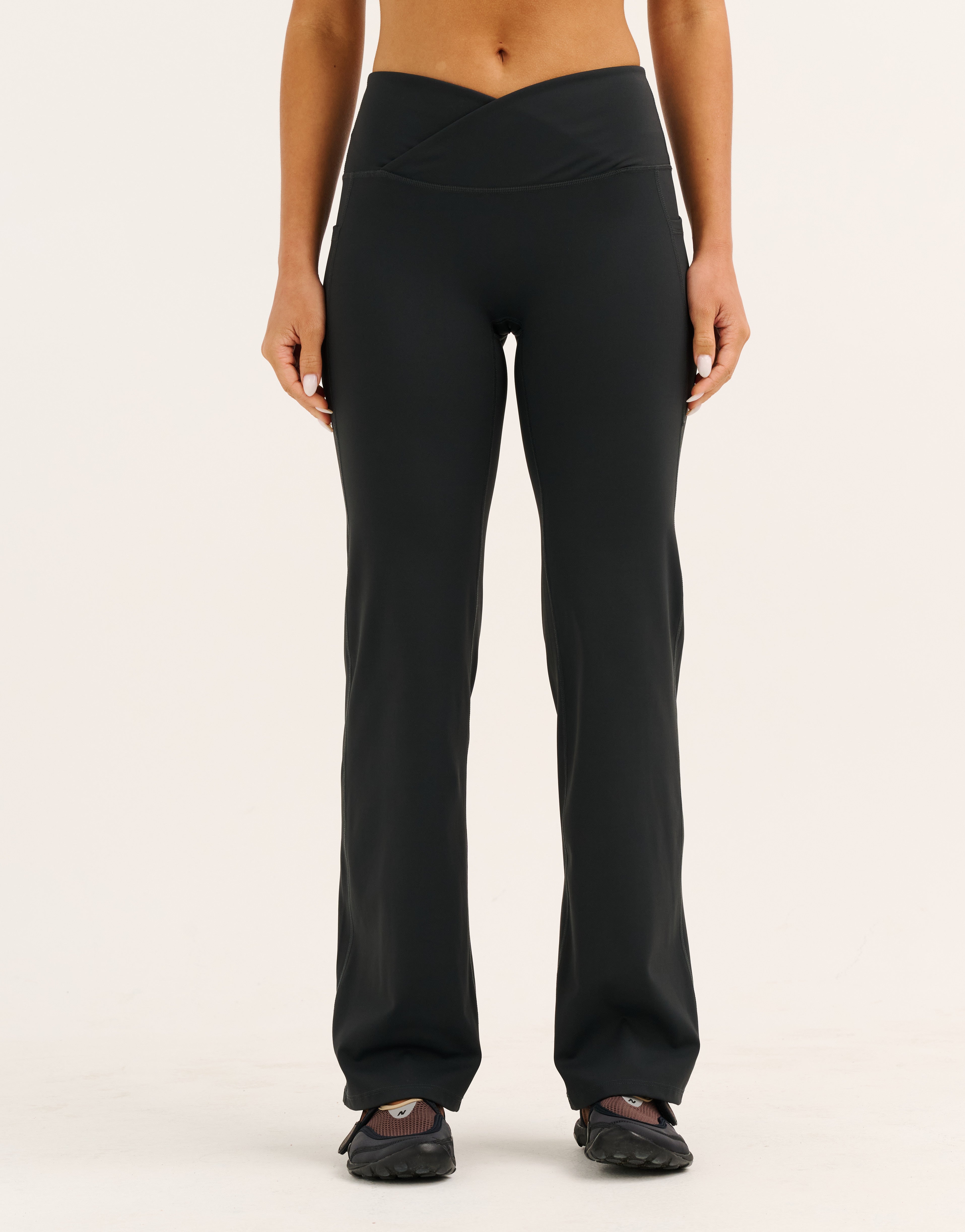 Nova Lycra® Straight Leg Pant - Phantom Black