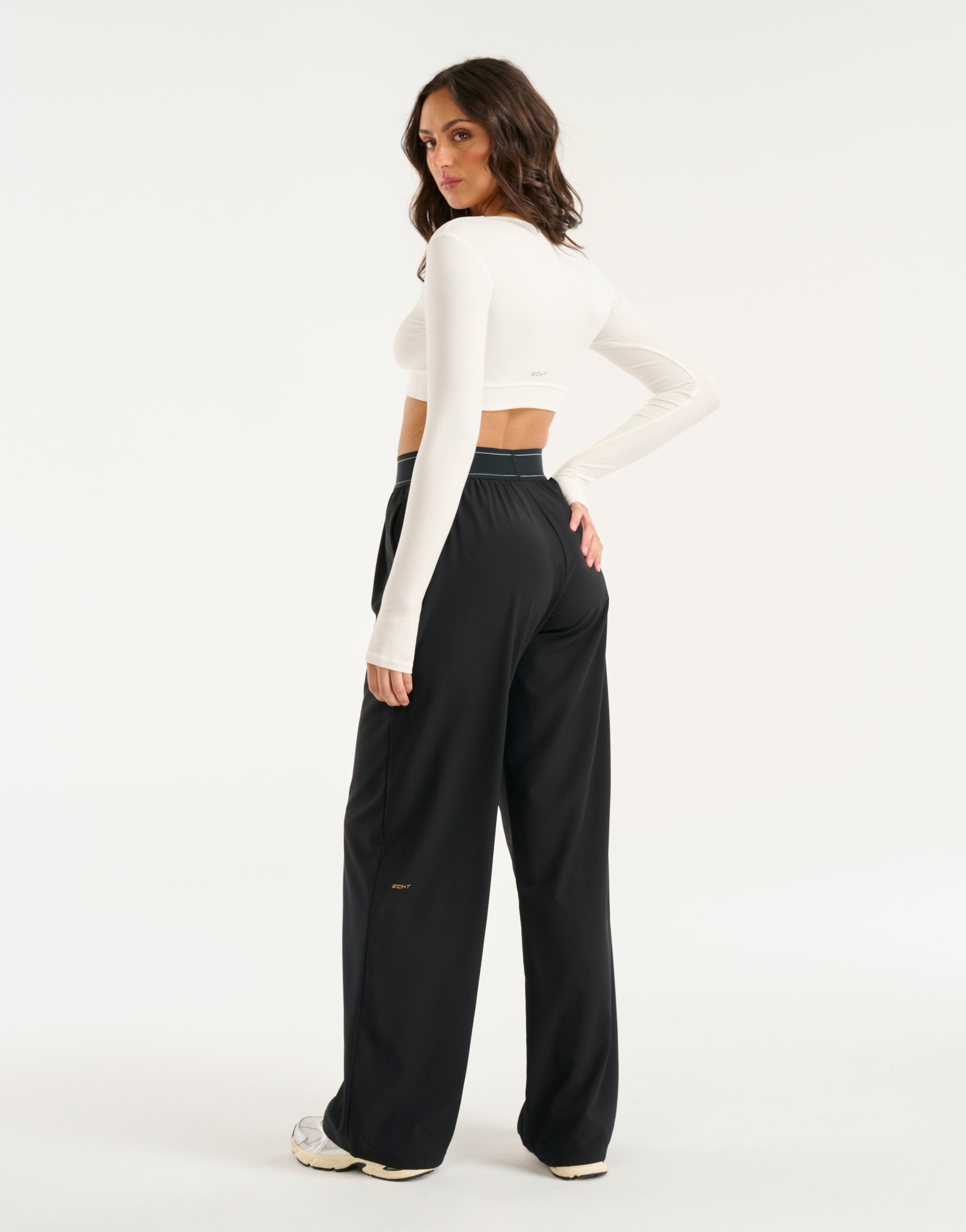 Echt Ribbed Cropped Long Sleeve - White