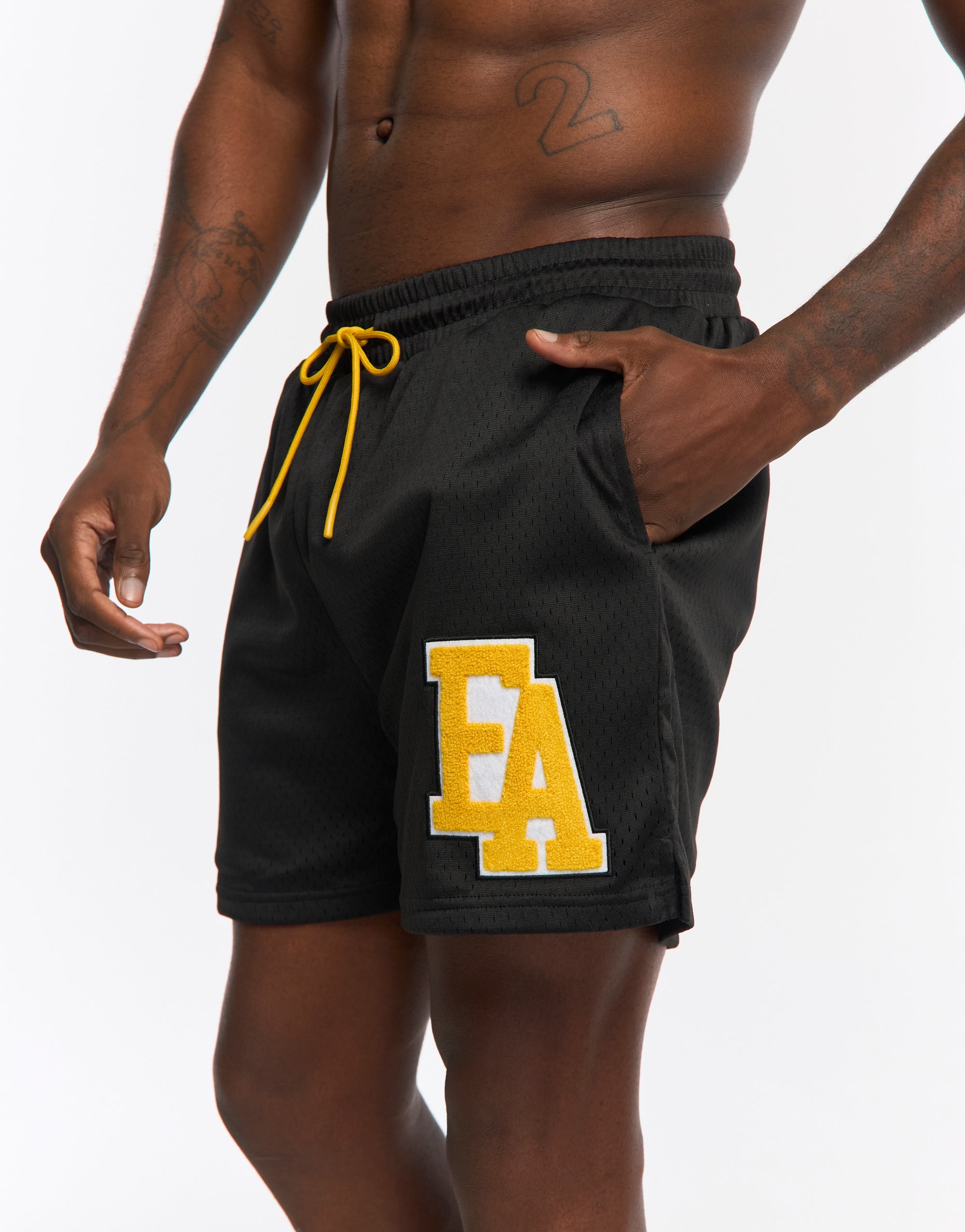 Top Marks Shorts - Black/Yellow