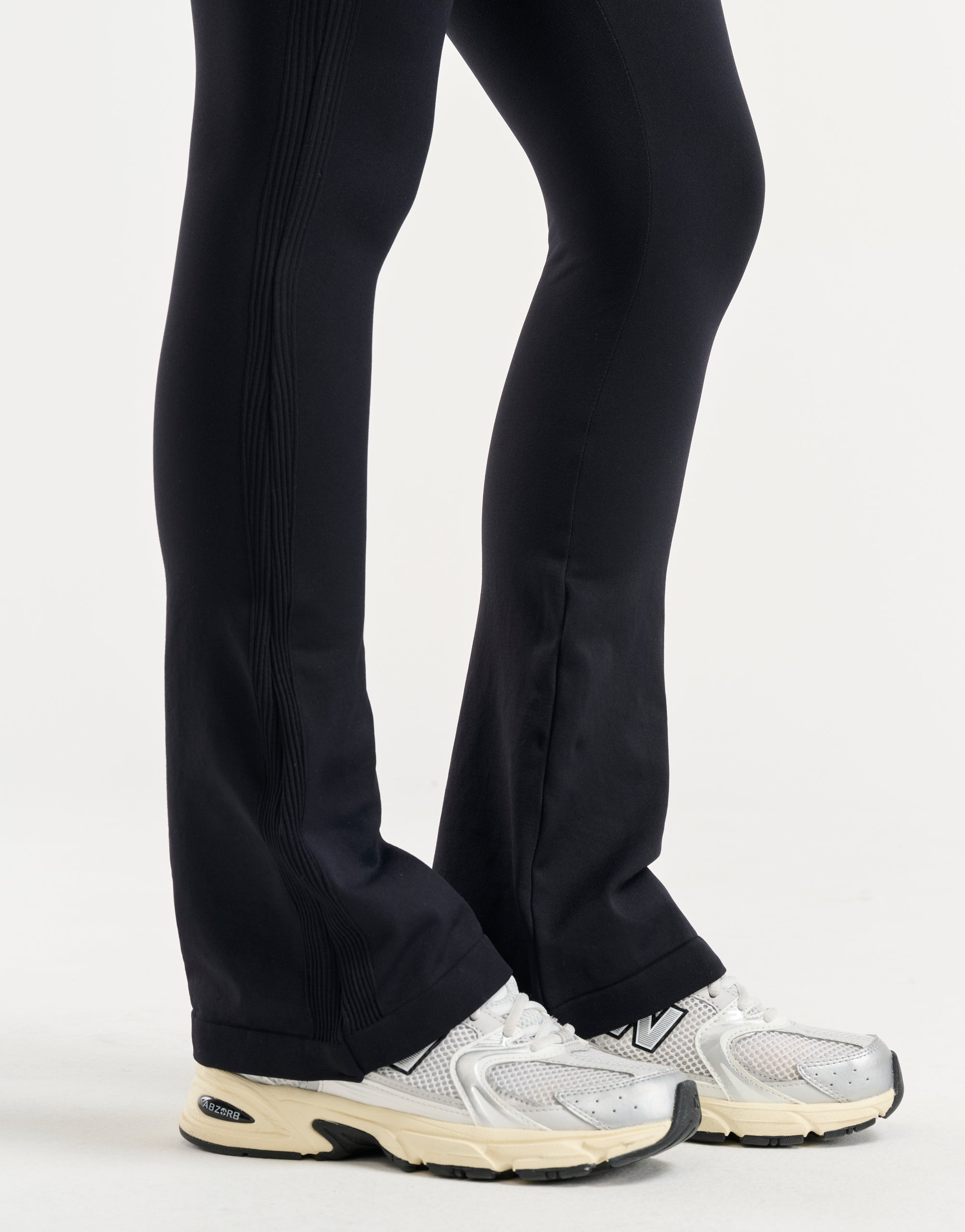 Arise Essential Flare Leggings - Black